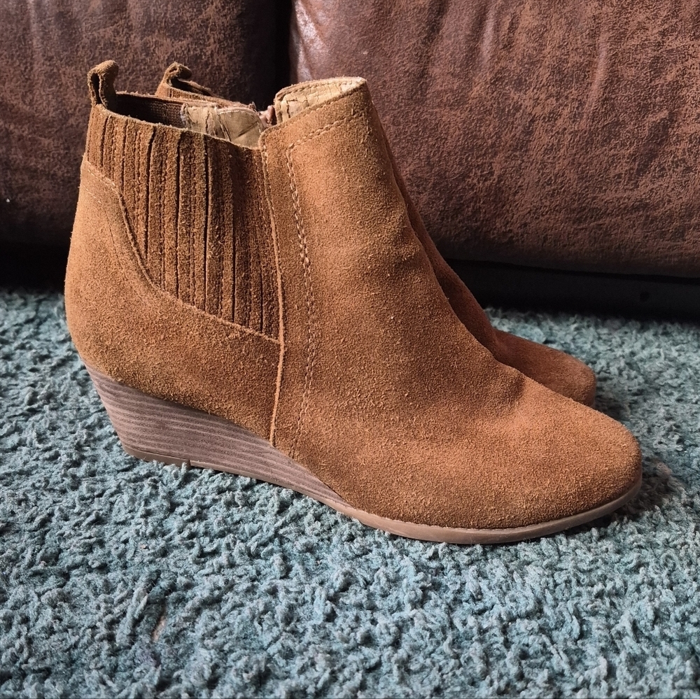 Franco Sarto Women's Tan Suede Ankle Boots 8M